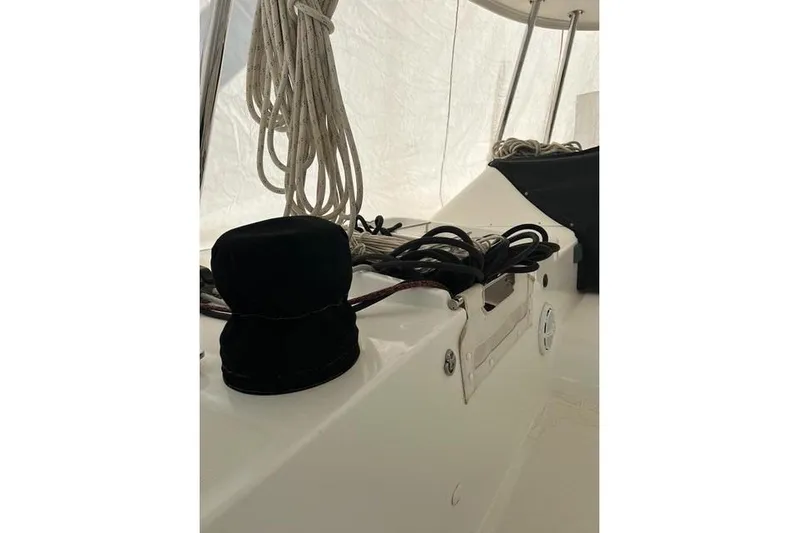  Yacht Photos Pics 2018 Lagoon 450 F yacht deck with ropes and winch.