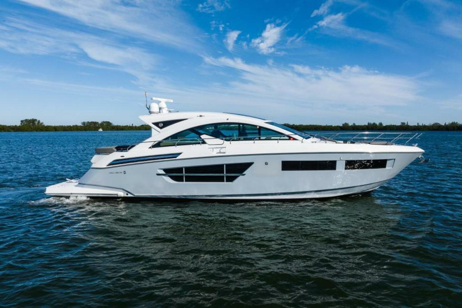 Cruisers Yachts 60 Cantius