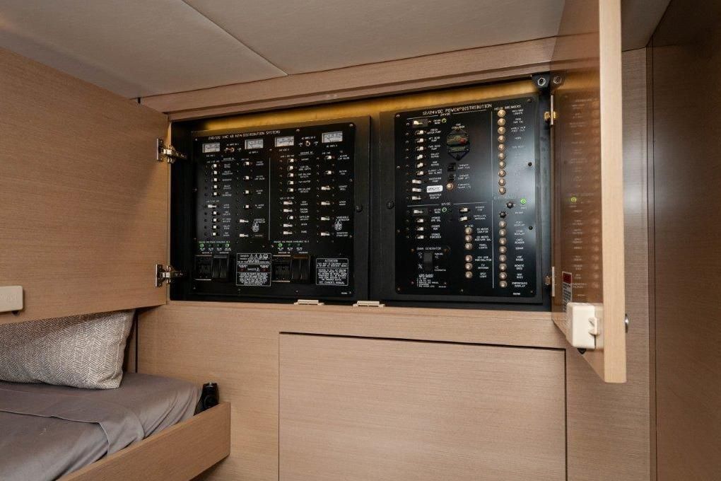 2019 Cruisers Yachts 60 