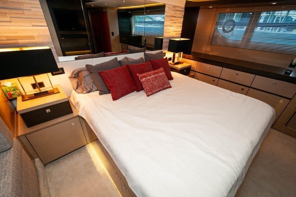 2019 Cruisers Yachts 60 