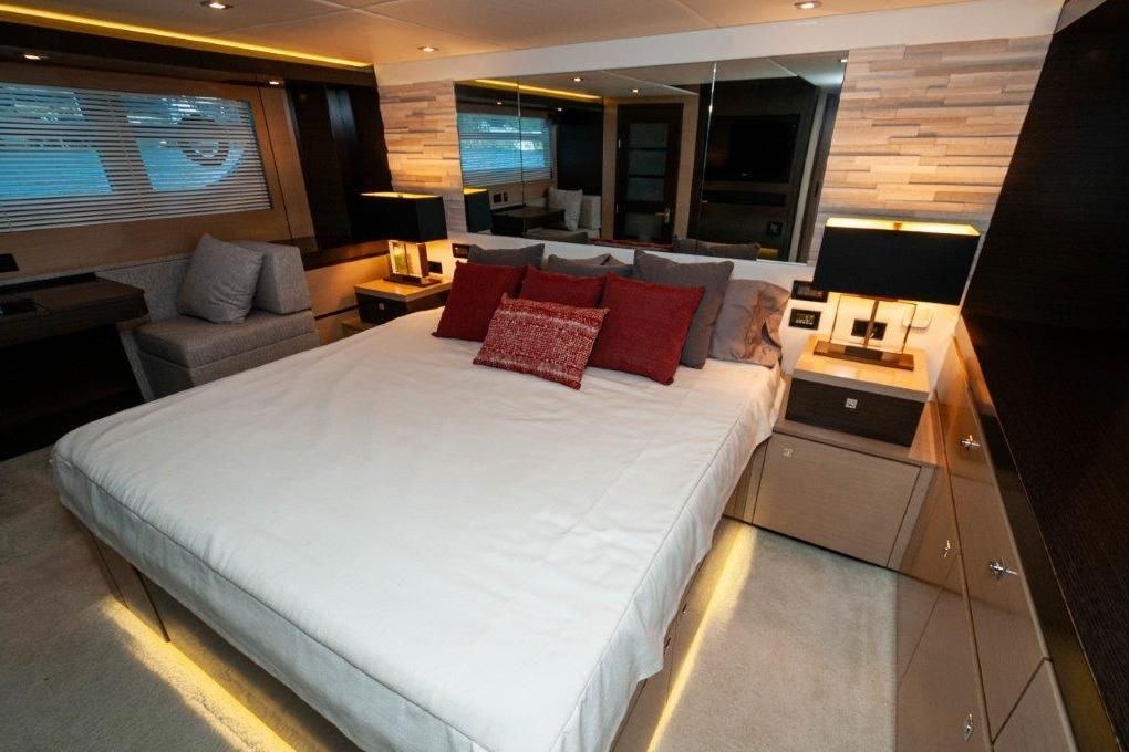 2019 Cruisers Yachts 60 