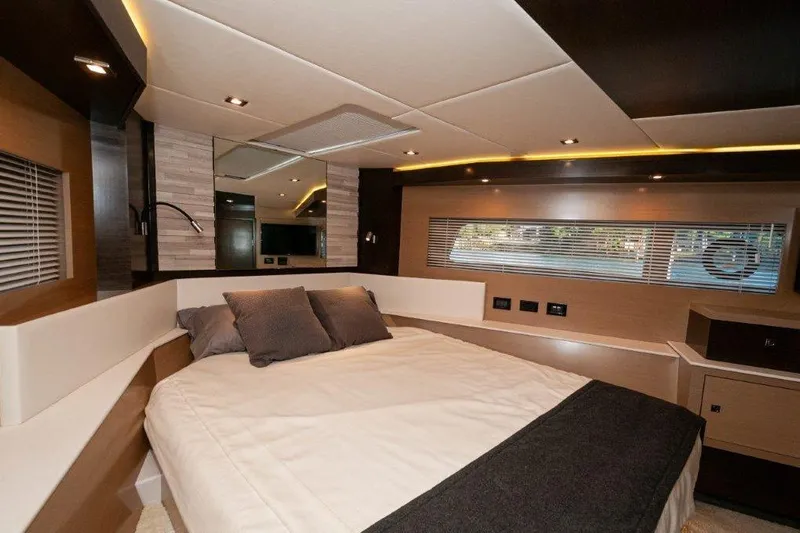 Charlotte Yacht Photos Pics 2019 Cruisers Yachts 60 Cantius- After Five