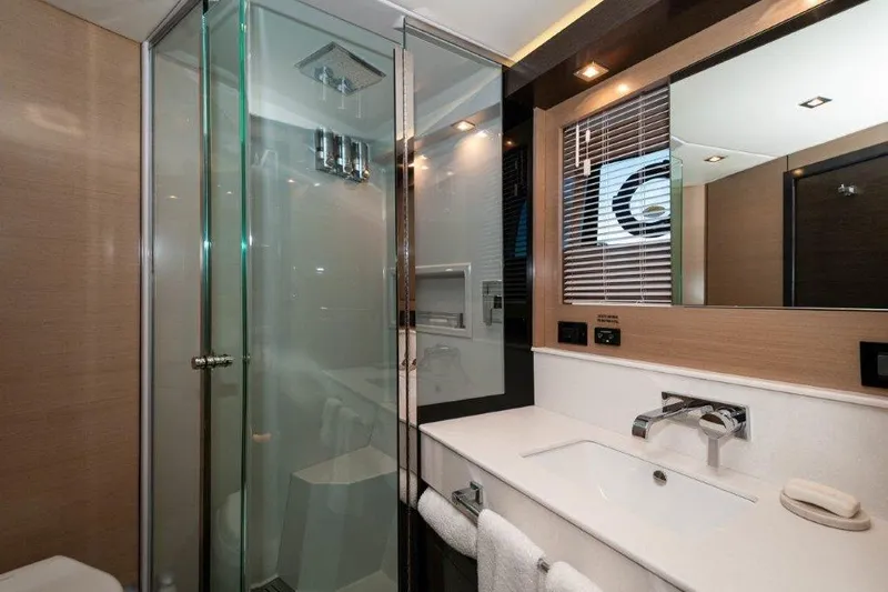 Charlotte Yacht Photos Pics 2019 Cruisers Yachts 60 Cantius- After Five