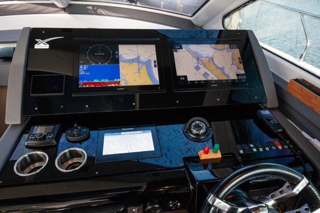 2019 Cruisers Yachts 60 