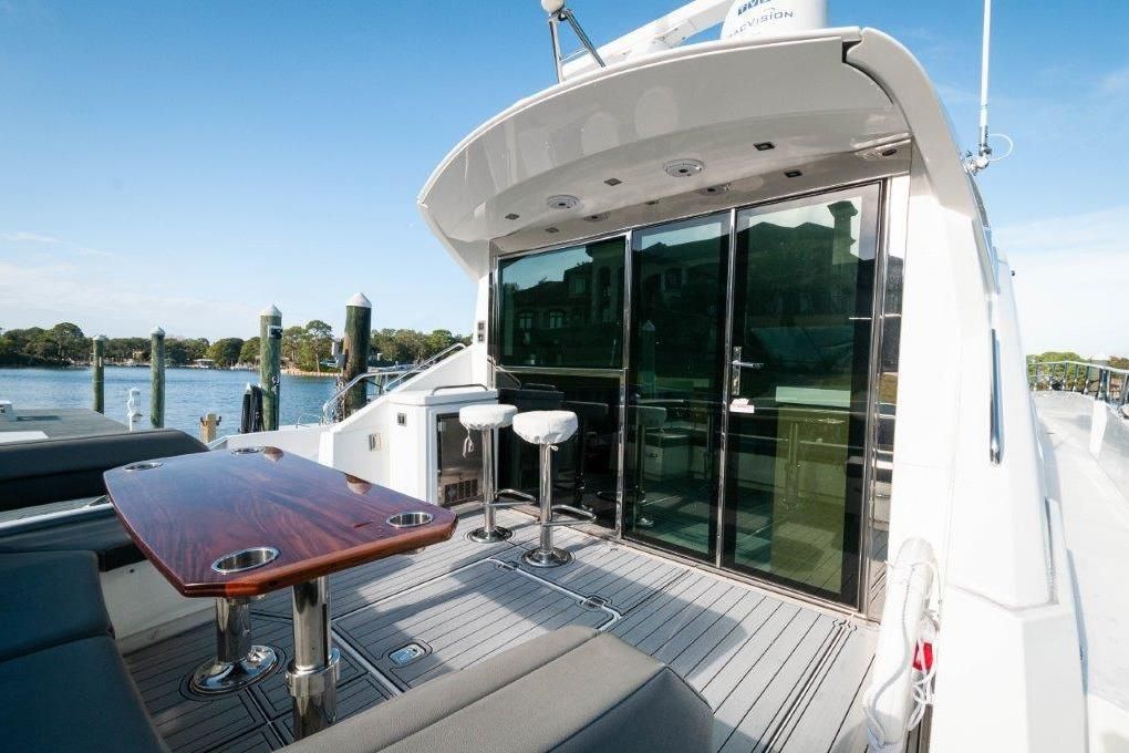 2019 Cruisers Yachts 60 