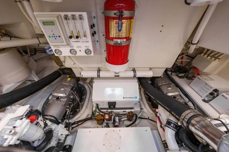 Charlotte Yacht Photos Pics 2019 Cruisers Yachts 60 Cantius- After Five