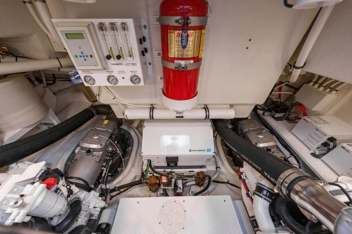 2019 Cruisers Yachts 60 