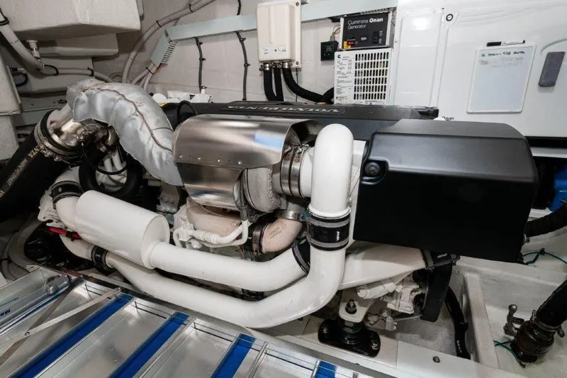 Charlotte Yacht Photos Pics 2019 Cruisers Yachts 60 Cantius- After Five