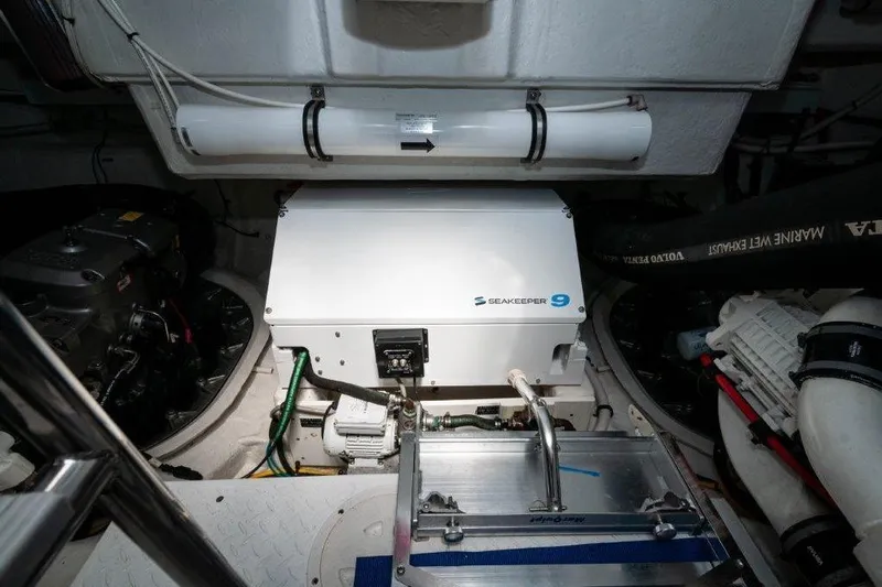 Charlotte Yacht Photos Pics 2019 Cruisers Yachts 60 Cantius- After Five