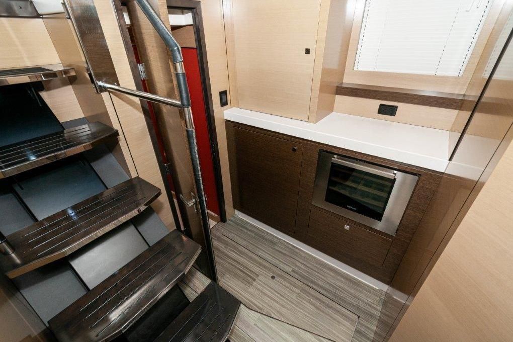 2019 Cruisers Yachts 60 