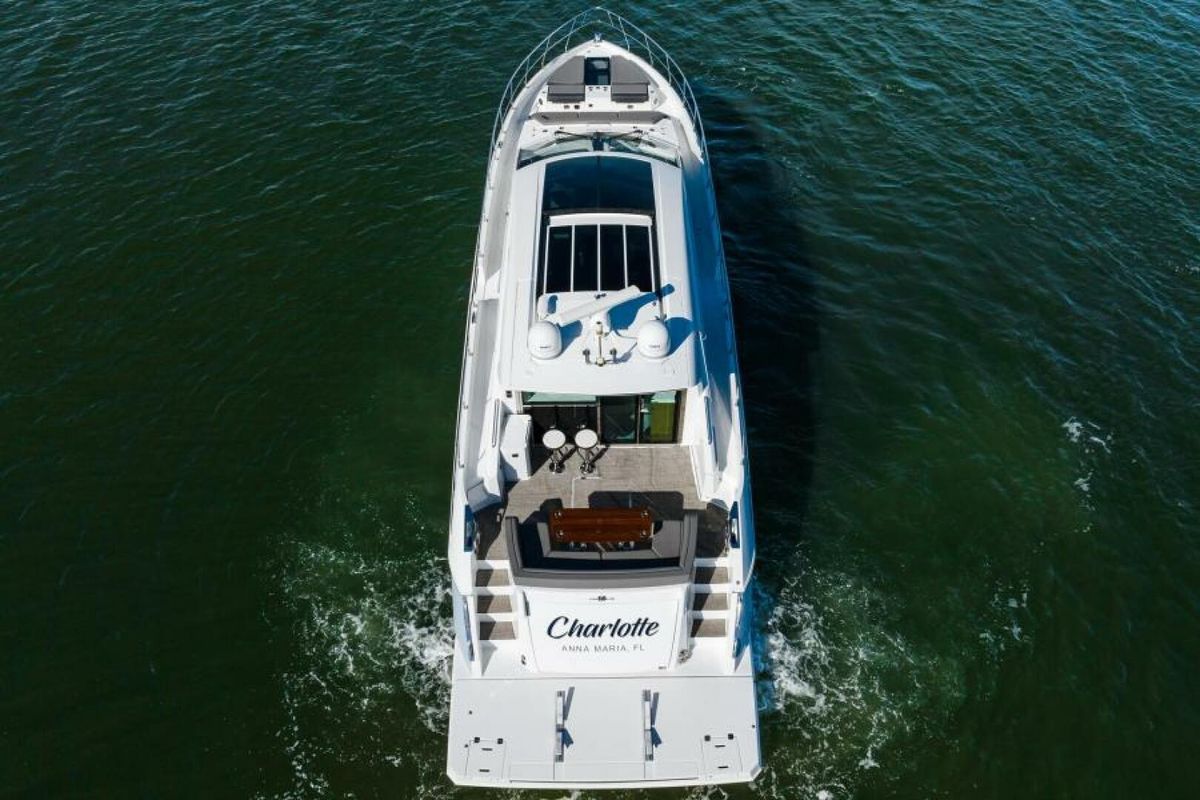 2019 Cruisers Yachts 60 