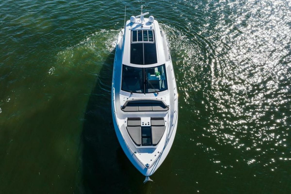 2019 Cruisers Yachts 60 