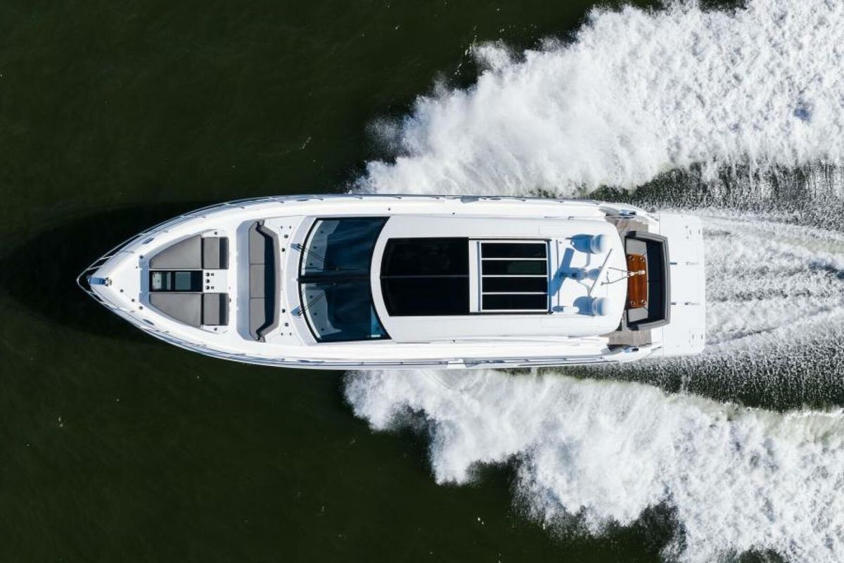 2019 Cruisers Yachts 60 