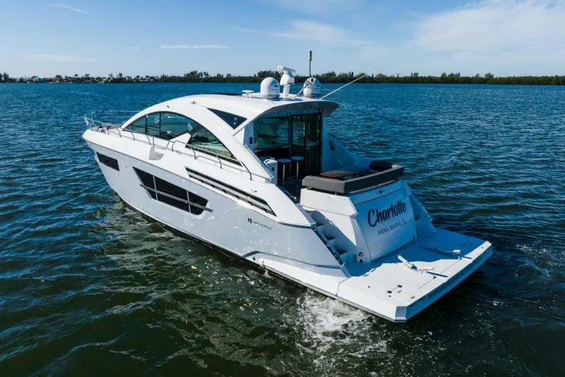 Charlotte Yacht Photos Pics 2019 Cruisers Yachts 60 Cantius- After Five