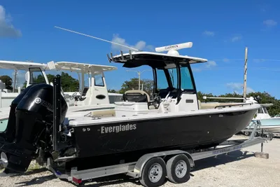 Everglades 273 Center Console