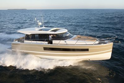 Yacht
