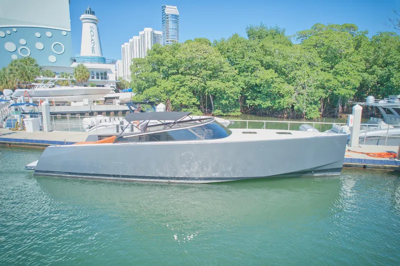 River Max Yacht Photos Pics 
