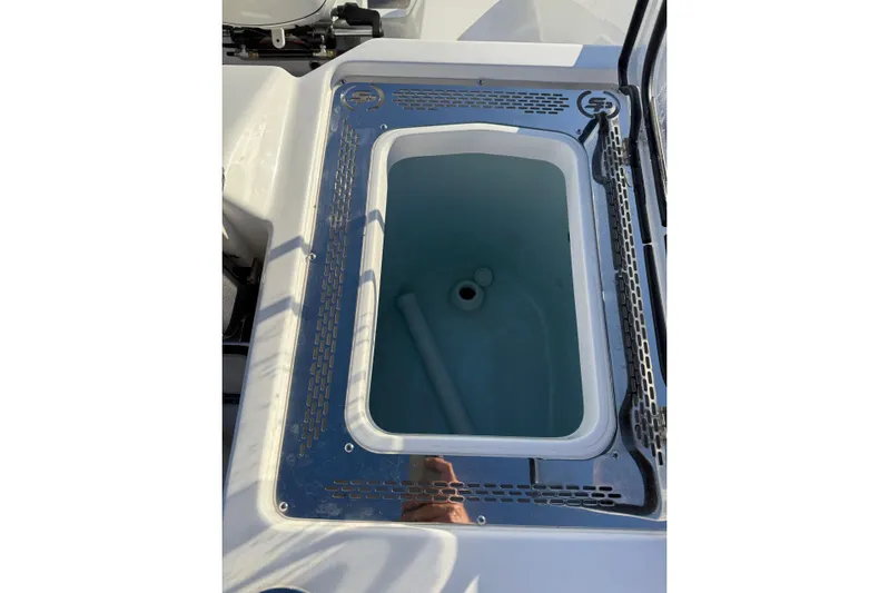  Yacht Photos Pics Livewell on 2026 Sea Pro 292 DLX boat, featuring sleek design and functionality.