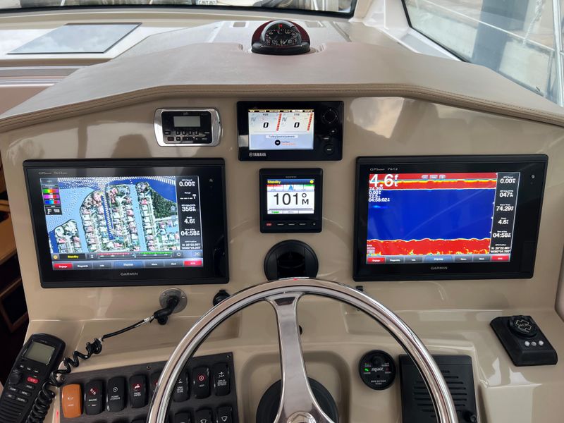2015 Pursuit SC 365i Sport Coupe