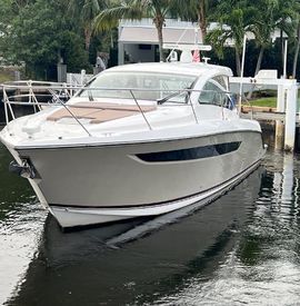 2015 41' 2'' Pursuit-SC 365i Sport Coupe Boca Raton, FL, US