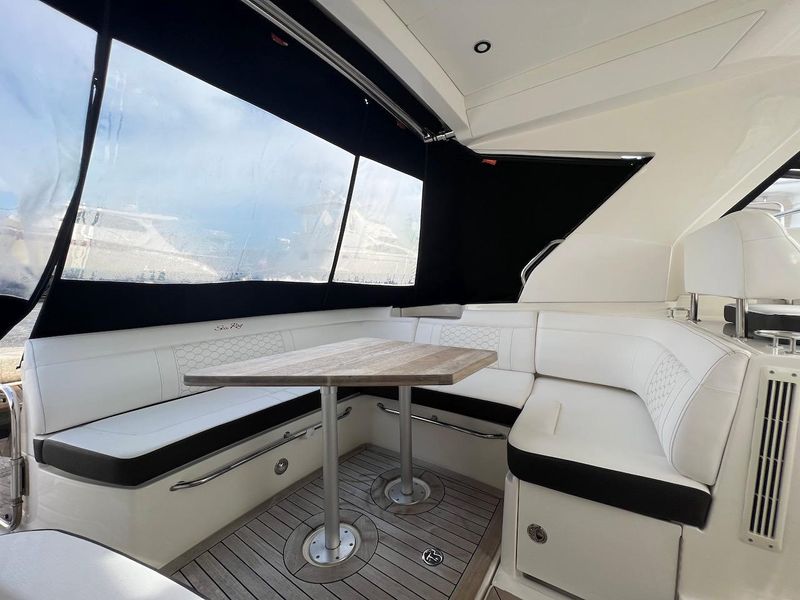 2019 Sea Ray Sundancer 350 Coupe