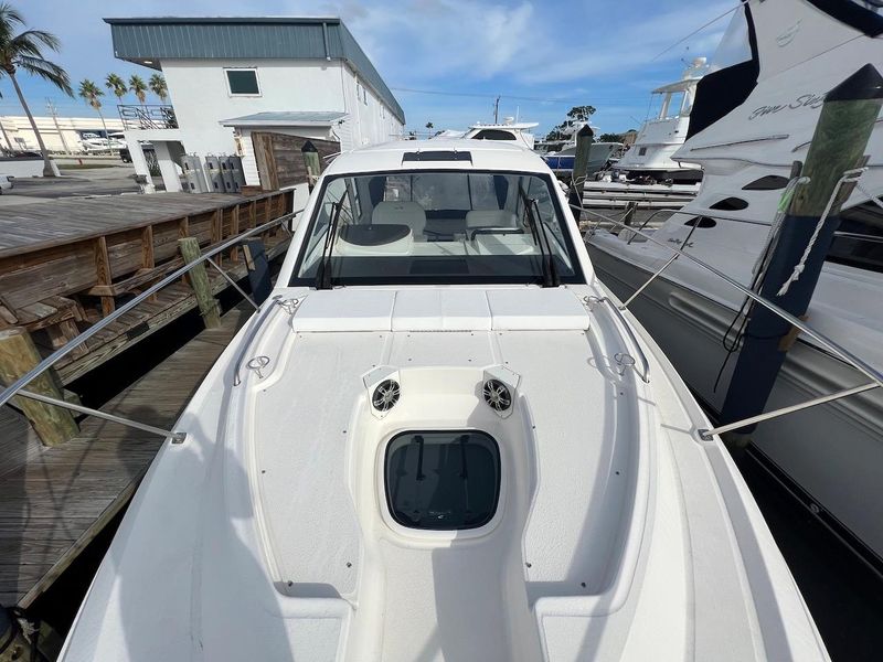 2019 Sea Ray Sundancer 350 Coupe