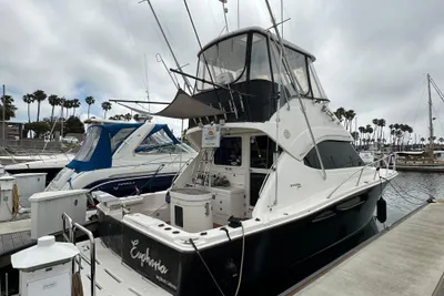 Riviera 37 Flybridge