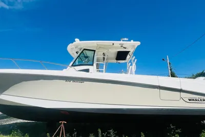 Boston Whaler 370 Outrage