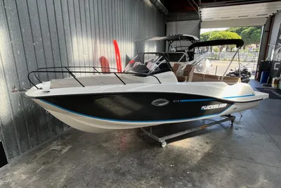 2025 Quicksilver Activ 675 Sundeck