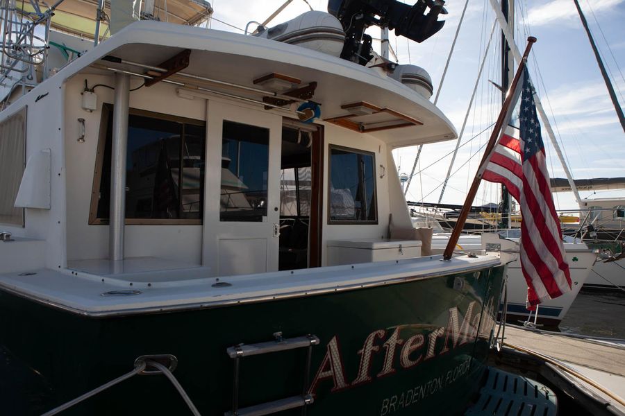 1976 Hatteras 48 Long Range Cruiser