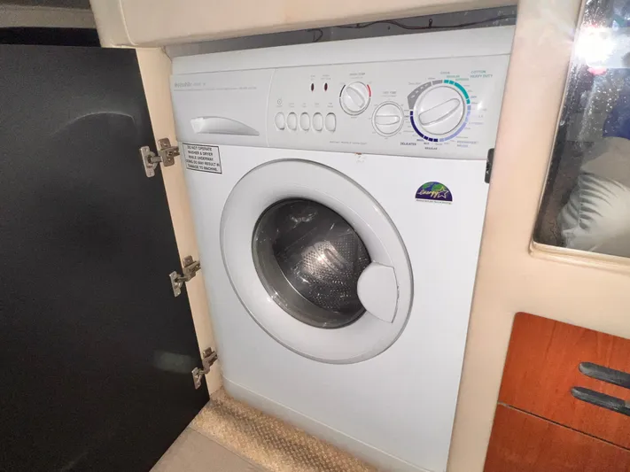 Why Knot Yacht Photos Pics 