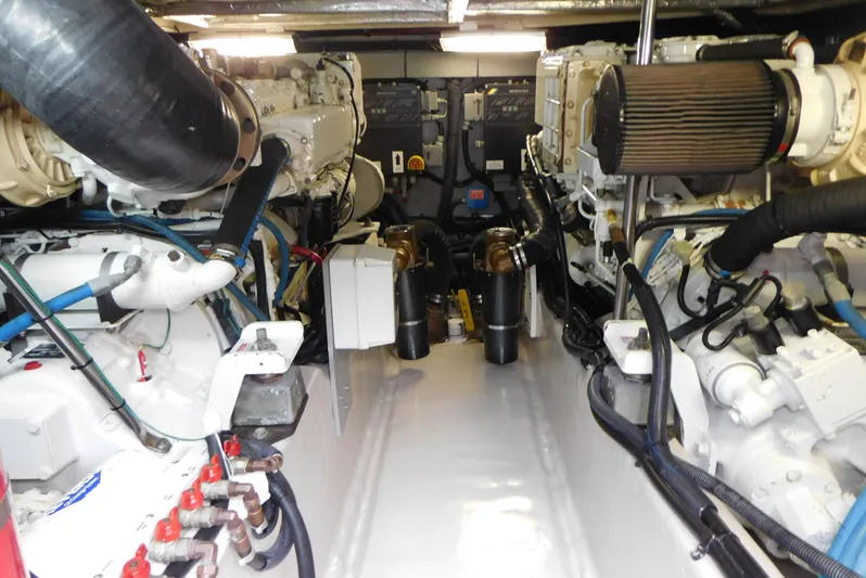 Why Knot Yacht Photos Pics 