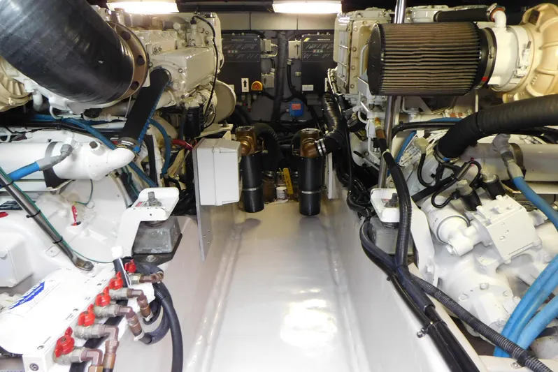 Why Knot Yacht Photos Pics 