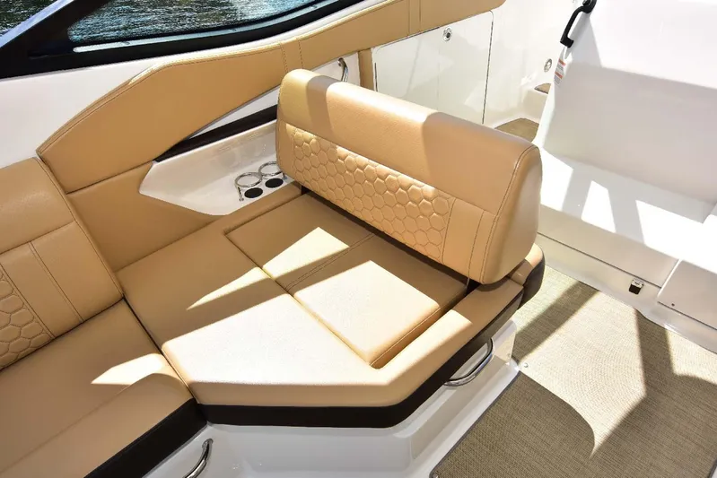 Rent Roll Yacht Photos Pics 