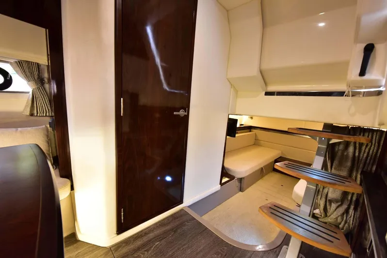 Rent Roll Yacht Photos Pics 