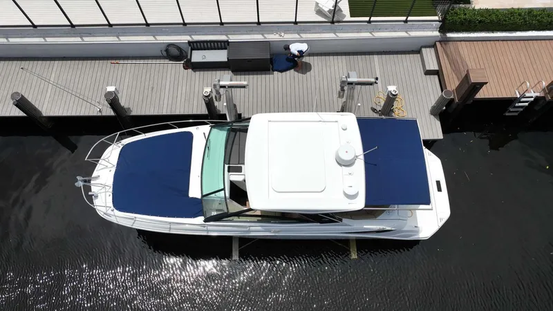 Rent Roll Yacht Photos Pics 