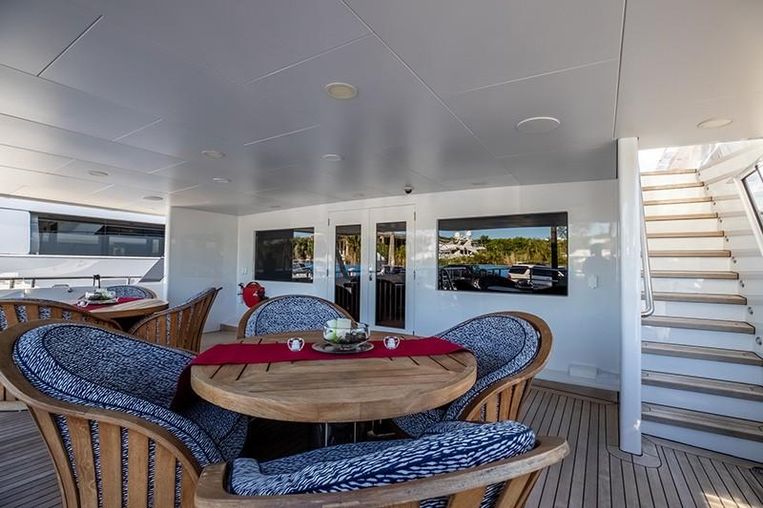1992-140-feadship-140-tri-deck