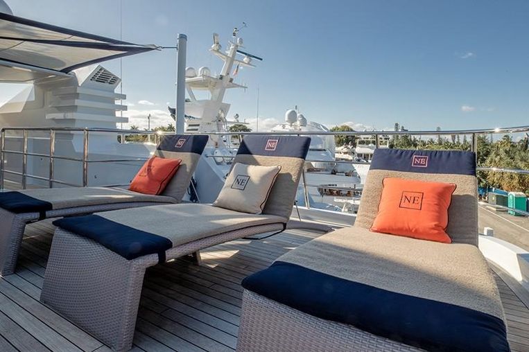1992-140-feadship-140-tri-deck
