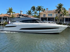 2022 54' Riviera-5400 Sport Yacht Platinum Edition Vero Beach, FL, US