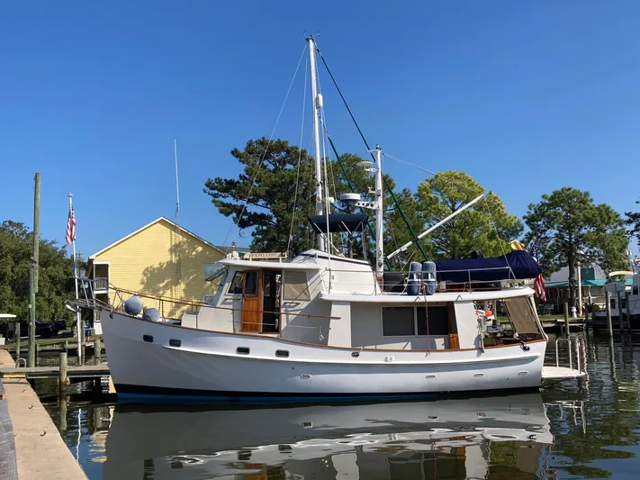 Papillon Yacht Photos Pics 