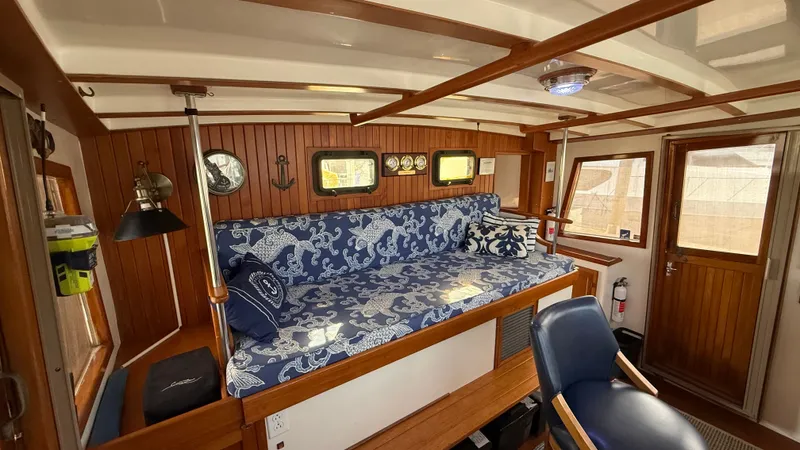 Papillon Yacht Photos Pics 