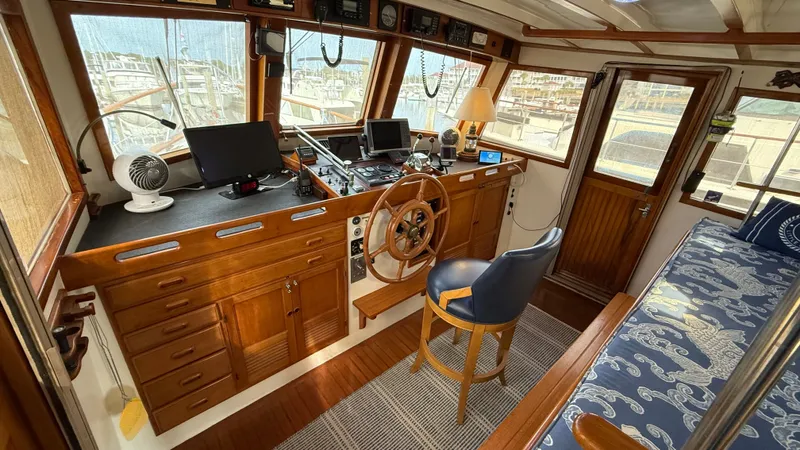 Papillon Yacht Photos Pics 