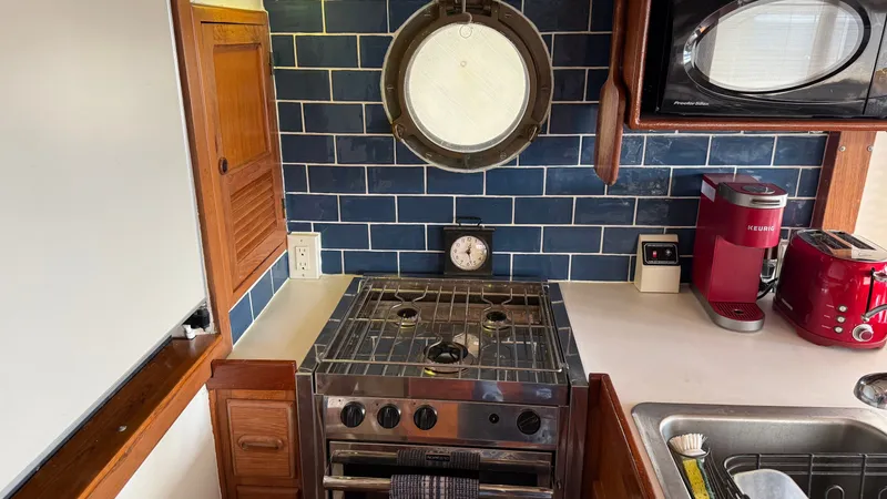 Papillon Yacht Photos Pics 