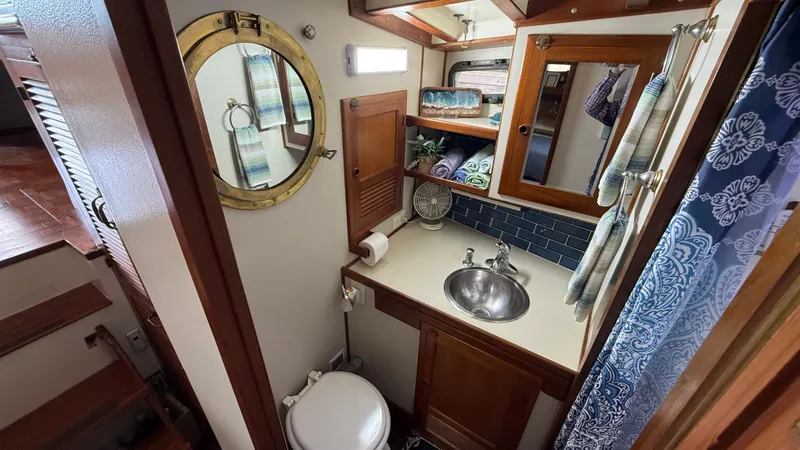 Papillon Yacht Photos Pics 