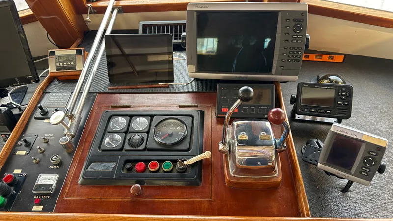 Papillon Yacht Photos Pics 