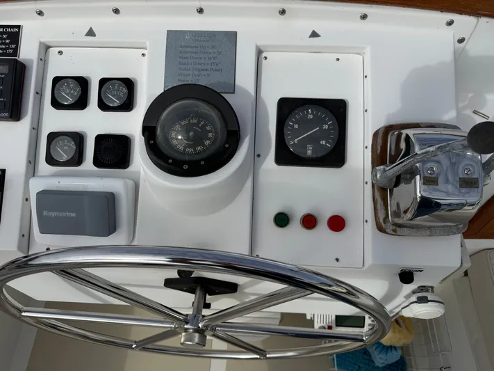 Papillon Yacht Photos Pics 