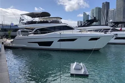 Ferretti Yachts 500