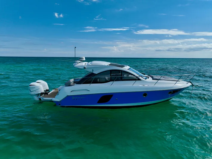 Aquabella Yacht Photos Pics 