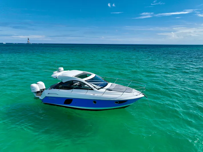 Aquabella Yacht Photos Pics 