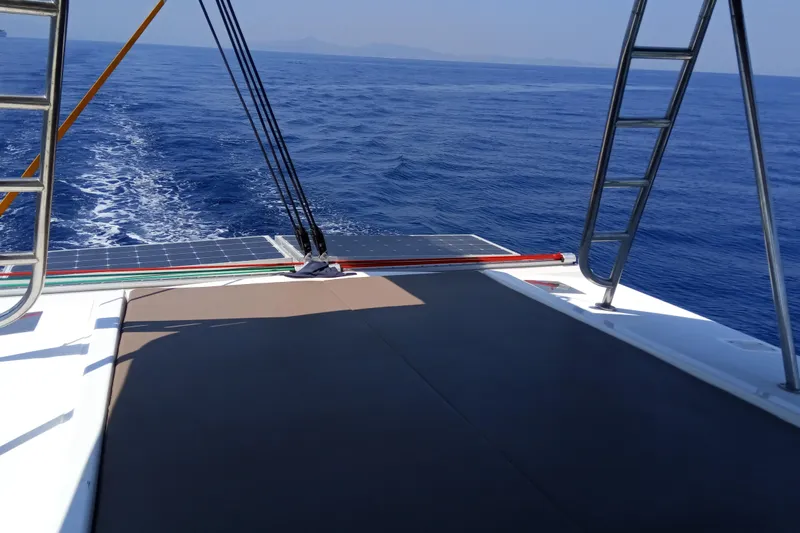 Double Kiss Yacht Photos Pics Sailing on a 2018 Bali 4.1 catamaran with solar panels, open sea view.